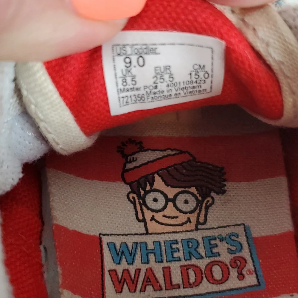 Van's X Where's Waldo? Toddler shoes  elastic lace size 9